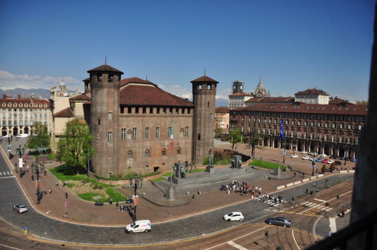 Апартаменты Mansarda In Piazza Castello Турин Экстерьер фото
